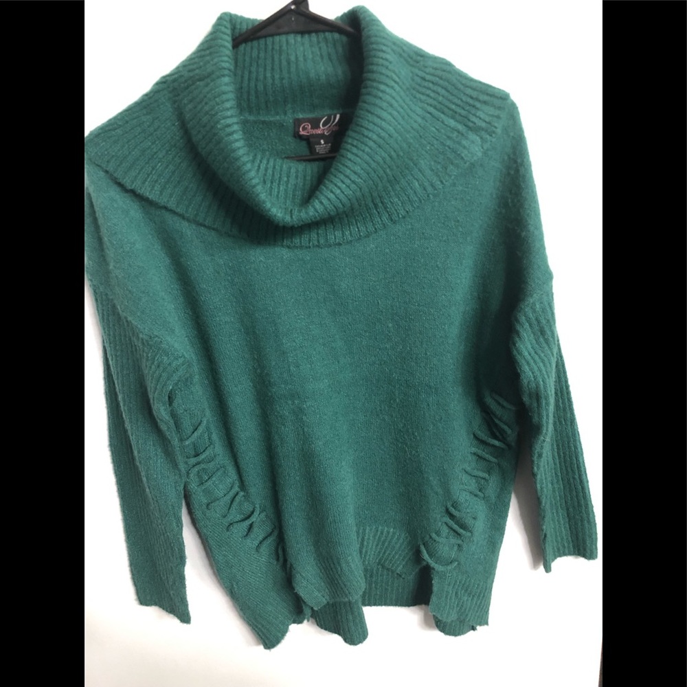 Pullover sweater